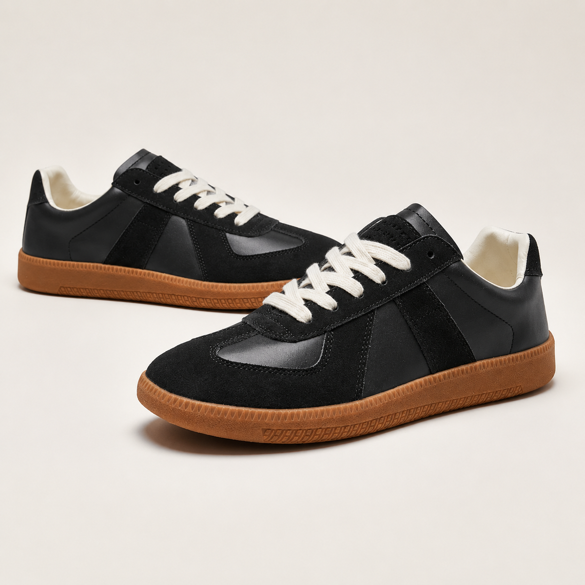Men's Lightweight Casual Lace-Up Sneakers – Comfortable Everyday Walking Shoes
