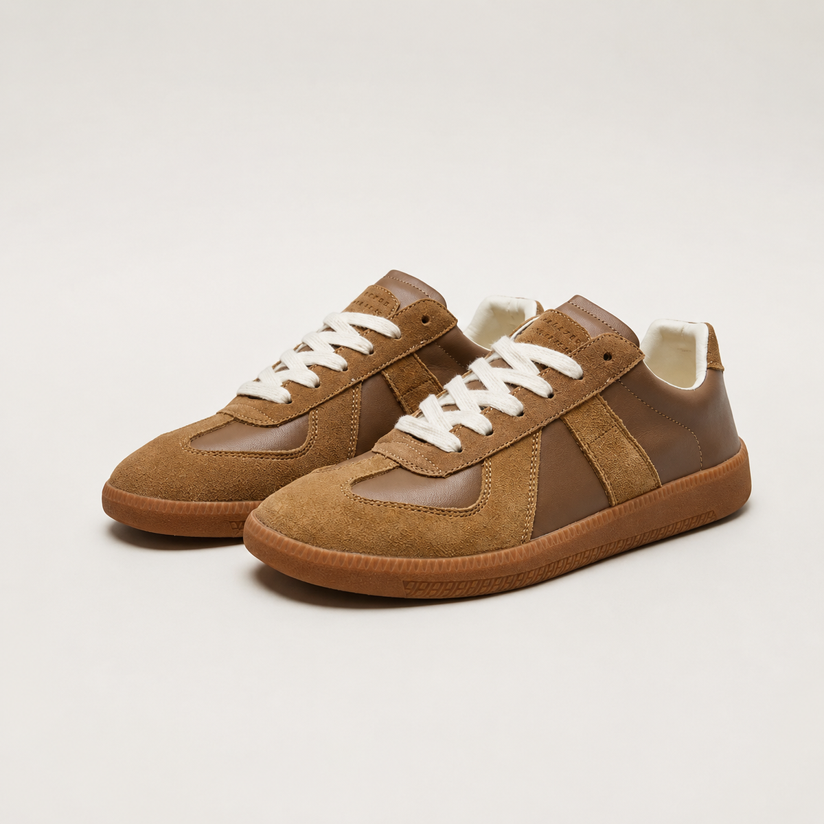 Men's Lightweight Casual Lace-Up Sneakers – Comfortable Everyday Walking Shoes